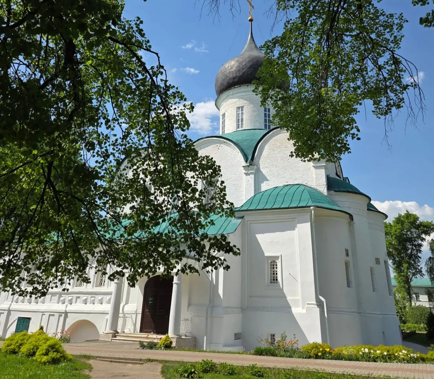 АЛЕКСАНДРОВСКАЯ СЛОБОДА