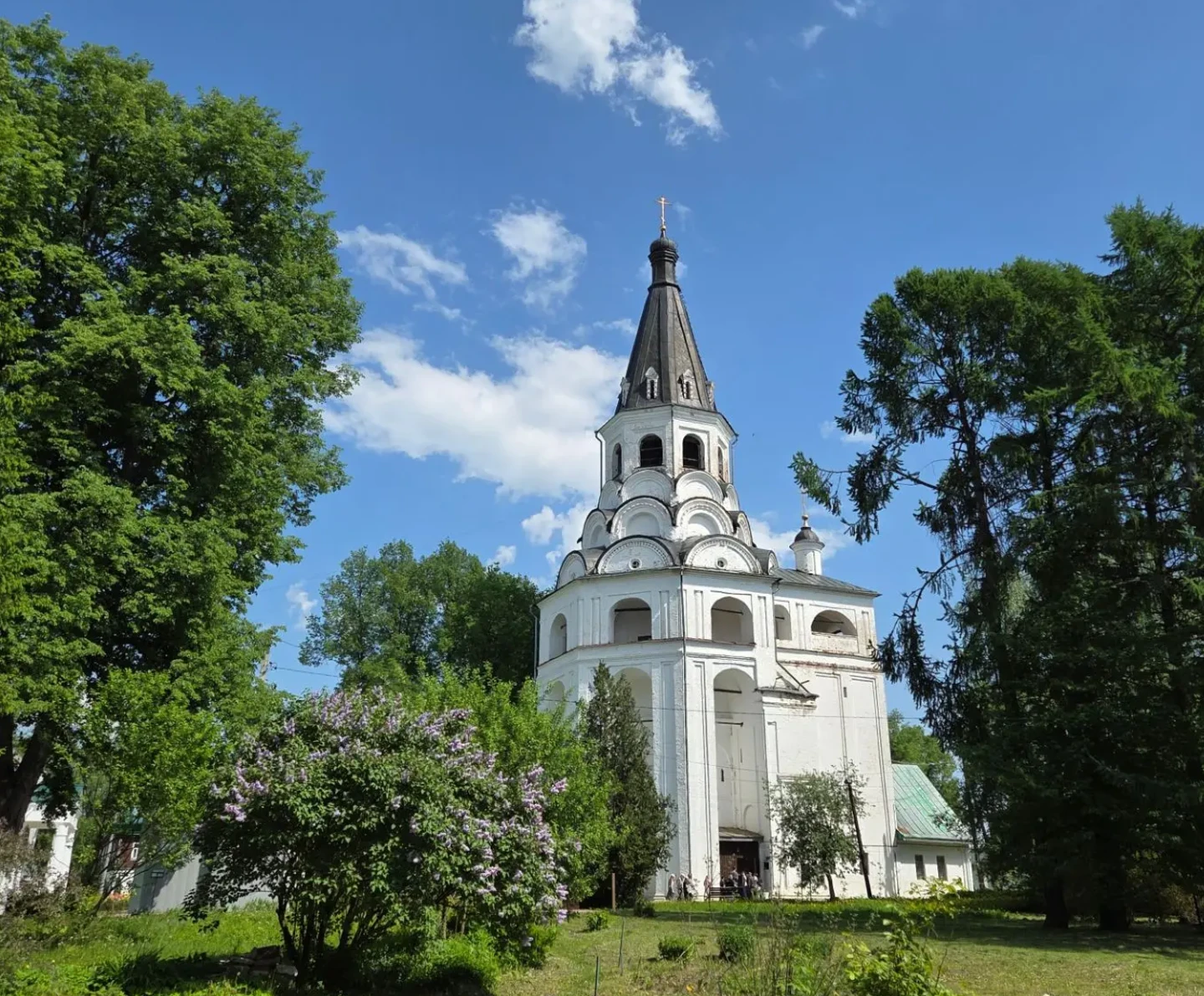 АЛЕКСАНДРОВСКАЯ СЛОБОДА